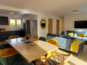 Villa Rénovée 3 Chambres, Proche Plage avec WiFi, Ménage et Linge Inclus - FR-1-323-507